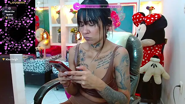 lorenapinto online show from 09-18-25, 01:40