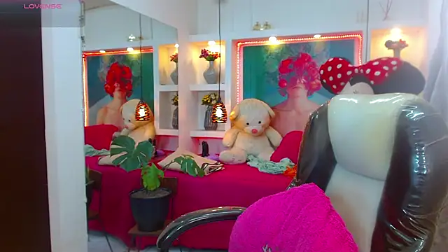 lorenapinto online show from 10-29-25, 05:58