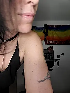 Snapshot of freyamoret chatting on 09-29-25, 06:02 freyamoret online show from 09-29-25, 06:02