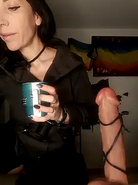 Snapshot of freyamoret chatting on 11-06-25, 04:24 freyamoret online show from 11-06-25, 04:24