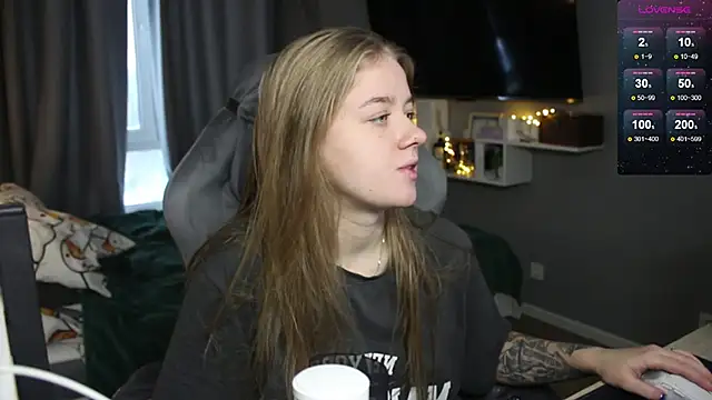 candy maggie online show from 12-19-24, 09:51