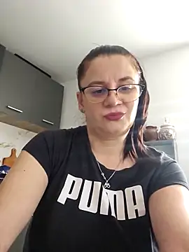 KristenVega online show from 12-15-25, 10:19