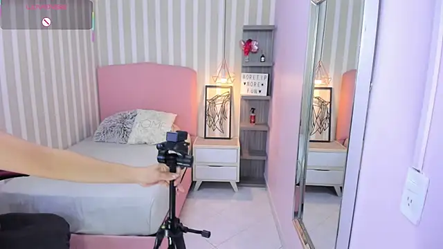 Snapshot of AMELIETARSON chatting on 09-22-25, 07:38 AMELIETARSON online show from 09-22-25, 07:38