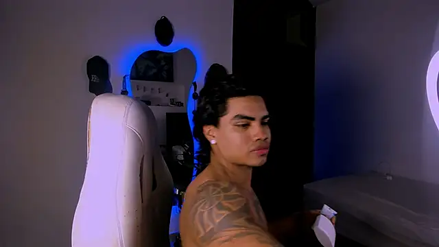 Young laroi online show from 01-16-25, 03:34