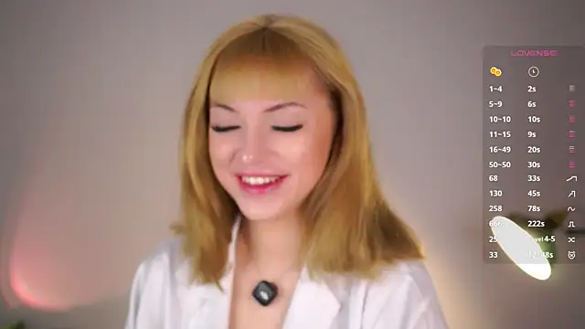 Snapshot of KateDolphin chatting on 02-05-26, 07:07 KateDolphin online show from 02-05-26, 07:07