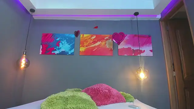 summer lee  online show from 01-08-25, 09:23