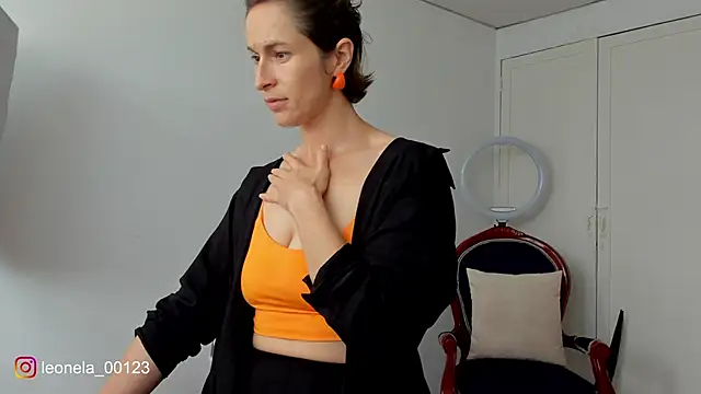 cuddlingbunny online show from 12-21-25, 06:15