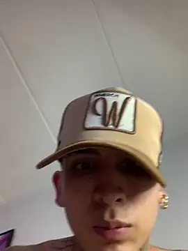 Snapshot of _Tomy08calderon chatting on 02-16-25, 02:31 Tomy08calderon online show from 02-16-25, 02:31