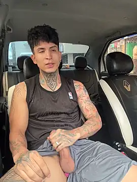 Snapshot of _Tomy08calderon chatting on 10-14-25, 07:03 Tomy08calderon online show from 10-14-25, 07:03