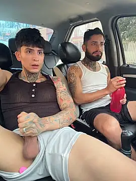 Snapshot of _Tomy08calderon chatting on 10-17-25, 06:21 Tomy08calderon online show from 10-17-25, 06:21