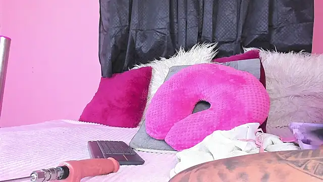 cloe bridgee online show from 04-26-26, 01:03