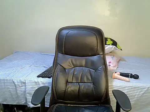 Snapshot of QueenJelly_Sexy chatting on 11-16-25, 06:35 QueenJelly Sexy online show from 11-16-25, 06:35