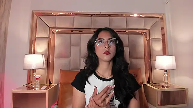 DaraBeckett online show from 01-18-25, 12:04