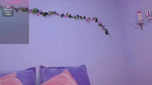 Snapshot of Isa-Jones chatting on 01-17-25, 04:49 Isa-Jones online show from 01-17-25, 04:49