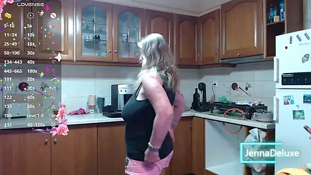 JennaDeluxe online show from 06-13-26, 07:06