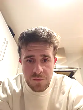 Snapshot of maxy49 chatting on 11-25-25, 09:15 maxy49 online show from 11-25-25, 09:15