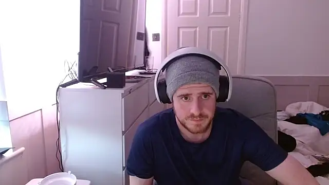 Snapshot of maxy49 chatting on 01-10-26, 03:36 maxy49 online show from 01-10-26, 03:36