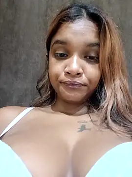 Indianqueen03 online show from 03-01-25, 05:27