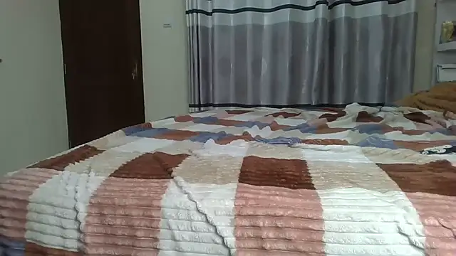 Snapshot of Fine_assie chatting on 06-04-26, 04:57 Fine assie online show from 06-04-26, 04:57