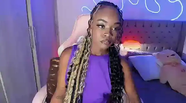 Snapshot of Miss_westt_ chatting on 12-14-24, 06:56 Miss westt  online show from 12-14-24, 06:56