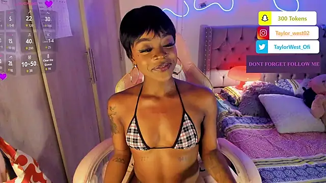 Snapshot of Miss_westt_ chatting on 09-19-25, 09:00 Miss westt  online show from 09-19-25, 09:00