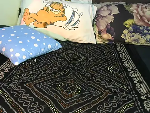 Snapshot of Bella_cute01 chatting on 03-08-26, 09:35 Bella cute01 online show from 03-08-26, 09:35