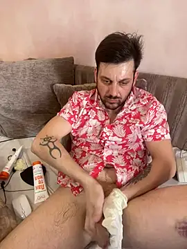 Snapshot of MaeltraJoy chatting on 02-28-25, 04:54 MaeltraJoy online show from 02-28-25, 04:54