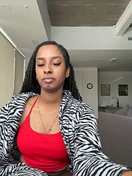 Your Paris online show from 11-28-25, 08:55