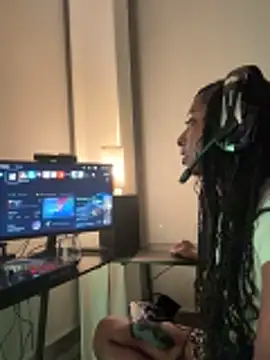 Your Paris online show from 04-20-26, 09:56