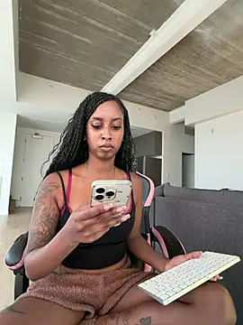 Your Paris online show from 04-23-26, 12:23