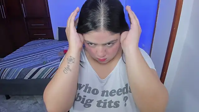 iris torrez  online show from 01-06-26, 01:59