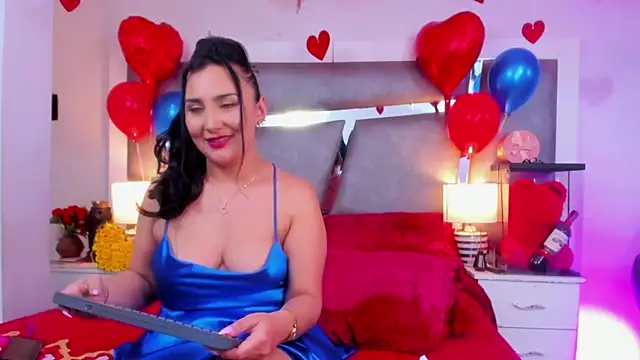 Snapshot of Evangeline_Taylorr chatting on 02-15-25, 01:21 Evangeline Taylorr online show from 02-15-25, 01:21