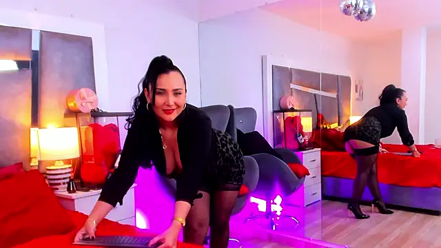 Snapshot of Evangeline_Taylorr chatting on 02-28-25, 11:12 Evangeline Taylorr online show from 02-28-25, 11:12