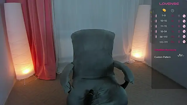 Roxy      online show from 02-21-25, 02:50