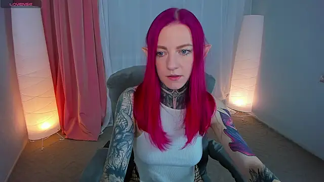 Roxy      online show from 02-21-25, 08:27