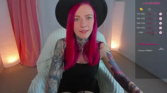 Roxy      online show from 03-13-25, 08:32