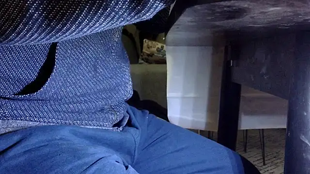 Snapshot of by-panic chatting on 09-29-25, 09:08 by-panic online show from 09-29-25, 09:08