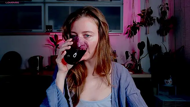 Elly Helly online show from 11-17-25, 08:47