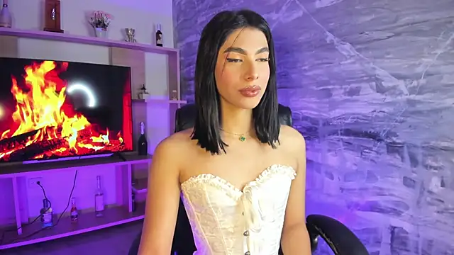 Snapshot of IsabelleFoxx_ chatting on 12-17-24, 02:33 IsabelleFoxx  online show from 12-17-24, 02:33