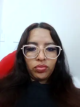 Snapshot of MadelaineJones chatting on 05-14-26, 06:31 MadelaineJones online show from 05-14-26, 06:31