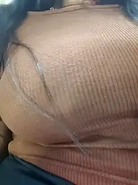 Snapshot of MohiniHott chatting on 01-28-25, 12:11 MohiniHott online show from 01-28-25, 12:11