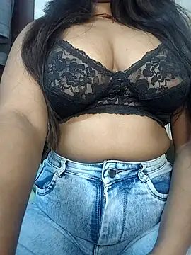 Snapshot of MohiniHott chatting on 02-14-25, 07:17 MohiniHott online show from 02-14-25, 07:17