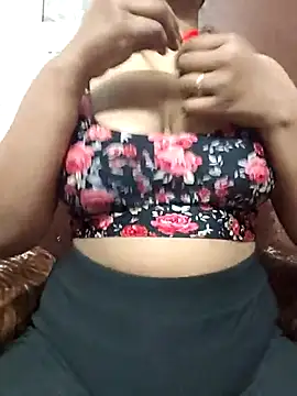 Snapshot of MohiniHott chatting on 03-07-25, 07:52 MohiniHott online show from 03-07-25, 07:52