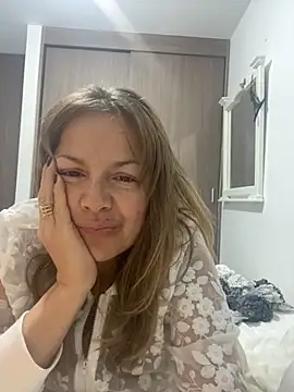 Leyna liu online show from 09-14-25, 02:00