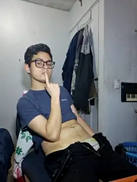 Snapshot of Josudaln2 chatting on 11-29-25, 09:23 Josudaln2 online show from 11-29-25, 09:23