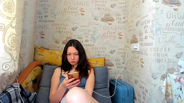 Snapshot of Adela_Vetta chatting on 02-18-25, 06:47 Adela Vetta online show from 02-18-25, 06:47