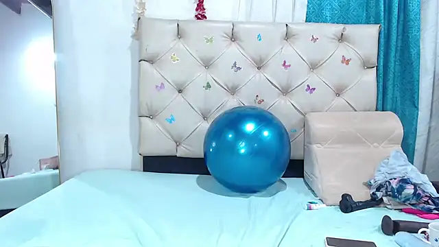 Snapshot of BBW_salome chatting on 12-27-24, 10:48 BBW salome online show from 12-27-24, 10:48