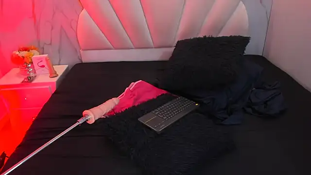 Snapshot of Sheryl_Hamilton chatting on 02-22-25, 07:01 Sheryl Hamilton online show from 02-22-25, 07:01