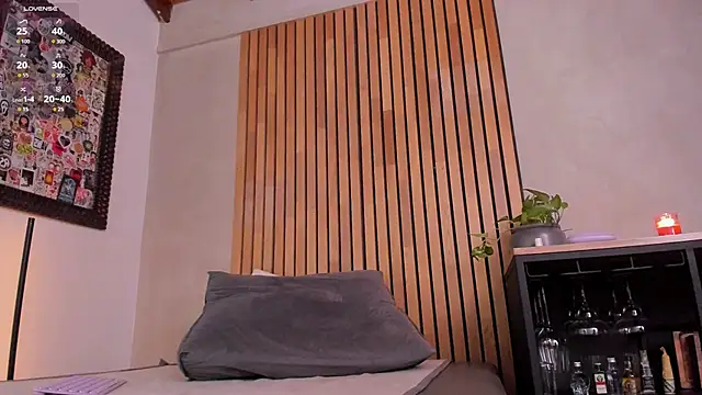 honeyhot69   online show from 04-21-26, 12:00