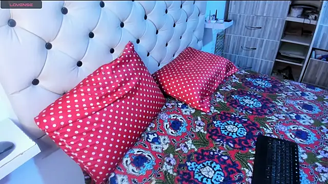 Snapshot of Krystal_Cruz chatting on 03-03-25, 11:11 Krystal Cruz online show from 03-03-25, 11:11